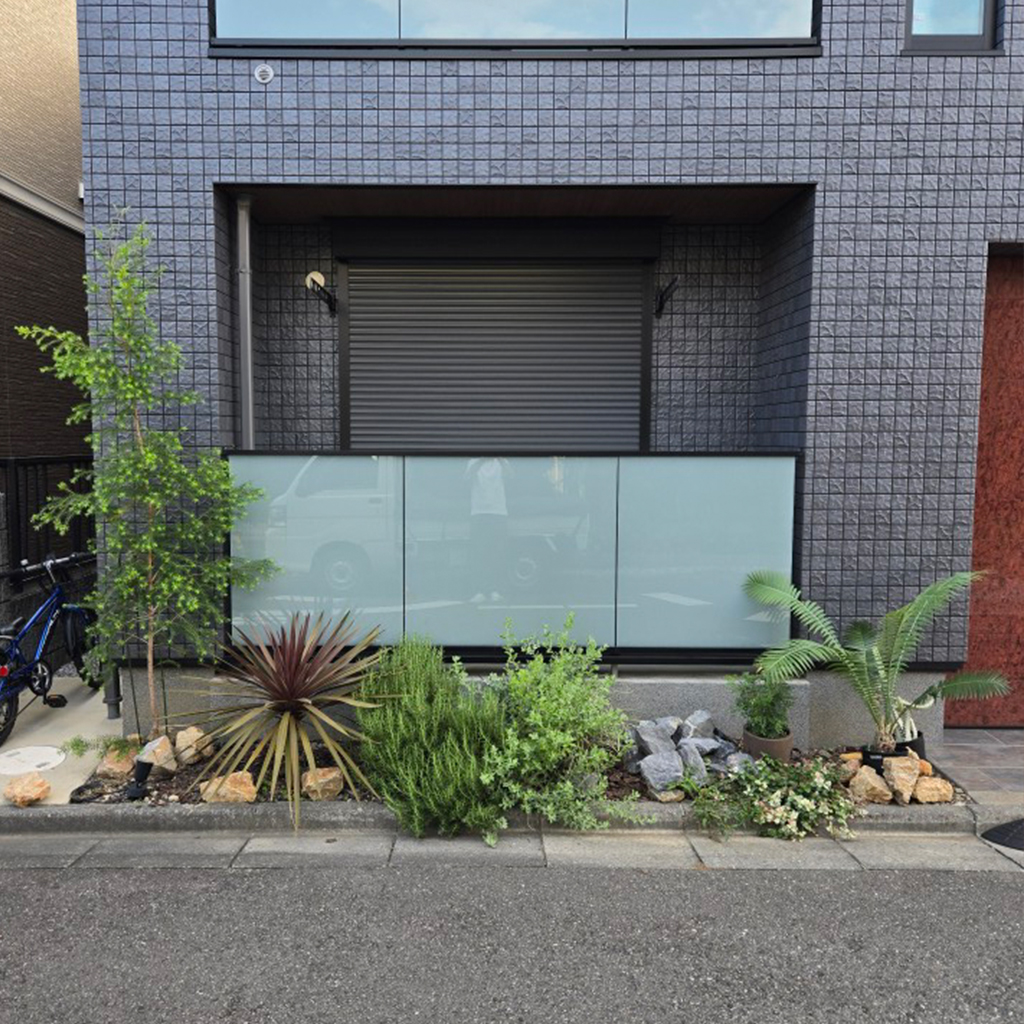 定番とは違ったオリジナリティの高いドライガーデンに