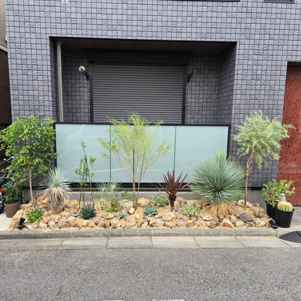 定番とは違ったオリジナリティの高いドライガーデンに